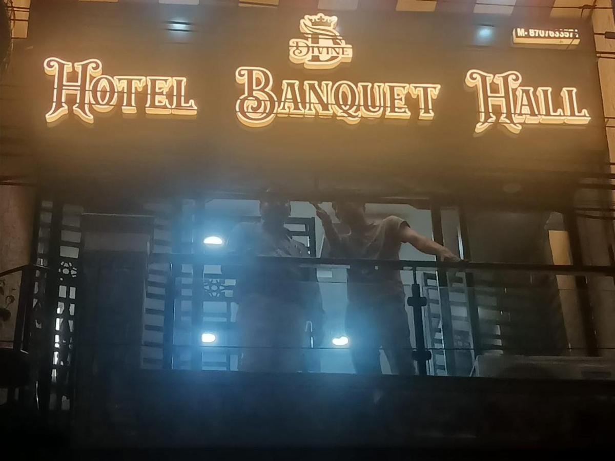 Divine Hotel & Banquet Hall ボーパール エクステリア 写真